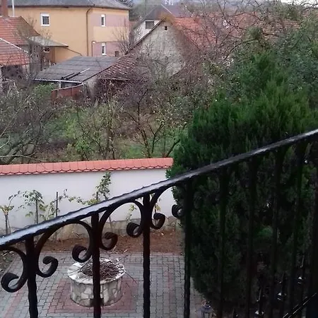 Iluska Vendeghaz Πανσιόν Έγκερ