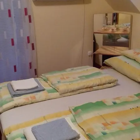 Πανσιόν Iluska Vendeghaz *