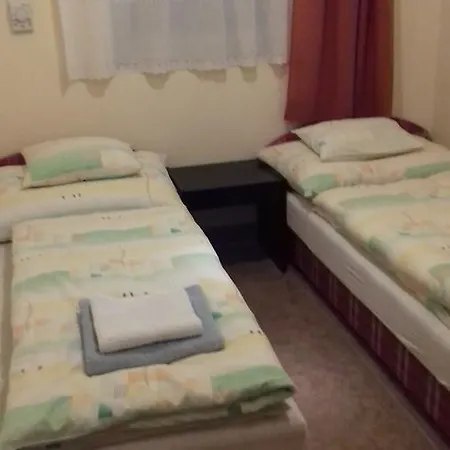 Πανσιόν Iluska Vendeghaz *